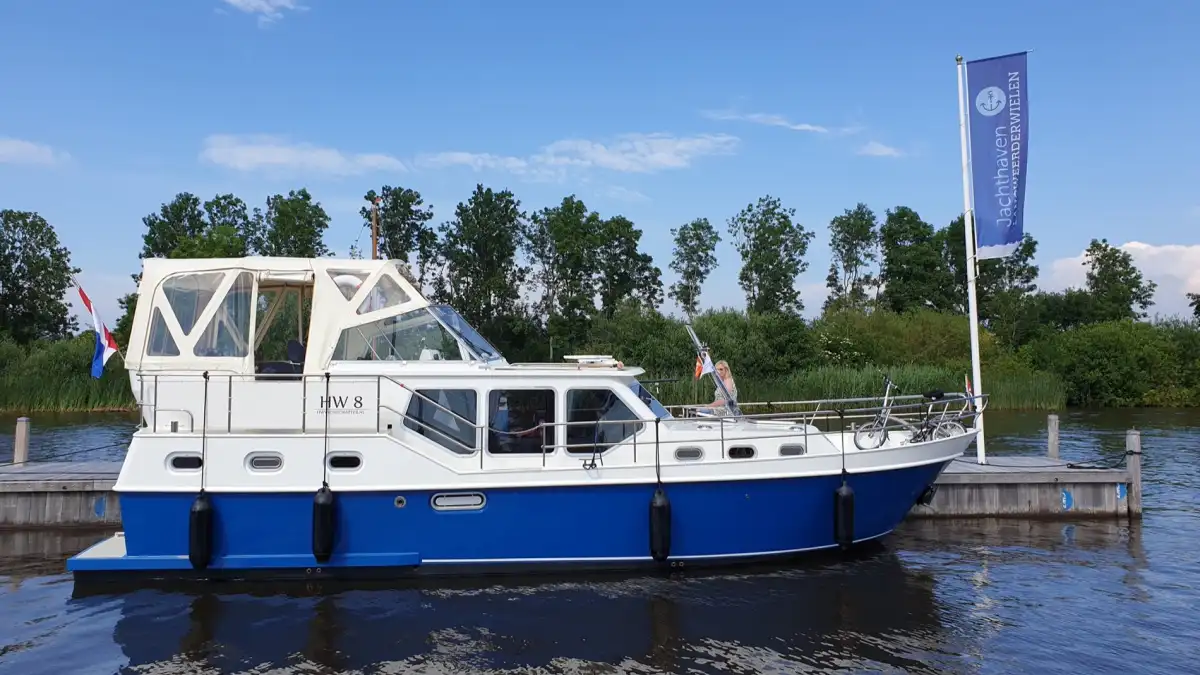 Jachthaven Grou bij avond
